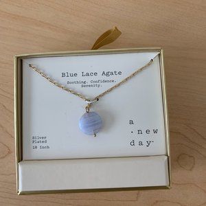 NWT super cute necklace